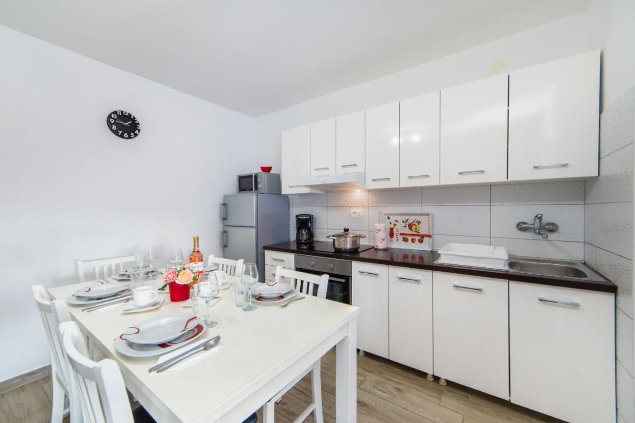 Veliko Brdo  Apartments Masa מראה חיצוני תמונה