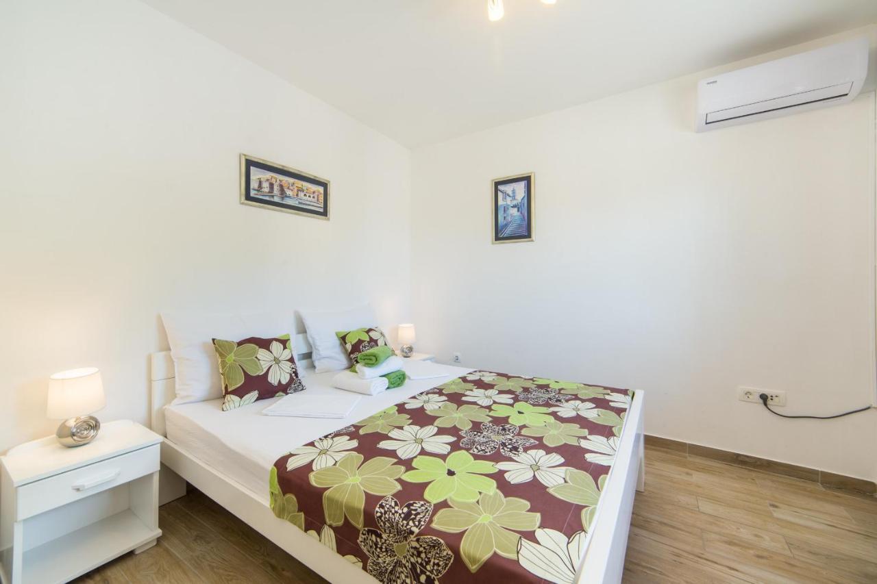 Veliko Brdo  Apartments Masa מראה חיצוני תמונה